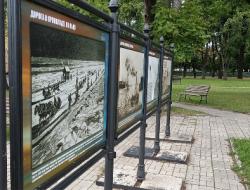 В сквере Желобовского открылась выставка «Дорога в Кронштадт»