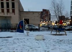 Детскую площадку на ул. Гидростроителей приведут в порядок